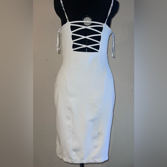 Bebe. Dress - Picture 8 of 15